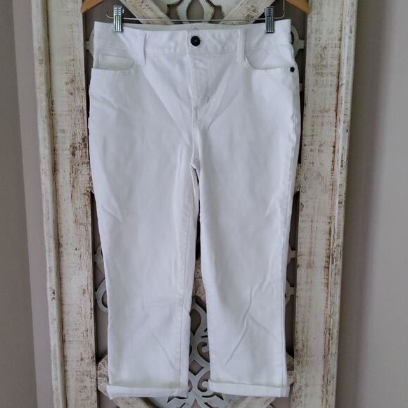 St John's Bay Women's Cropped Denim Jeans in White - Picture 1 of 5